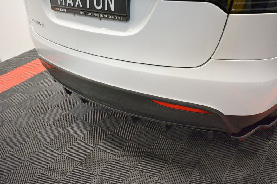 Maxton Design Tesla Model X Rear Valance