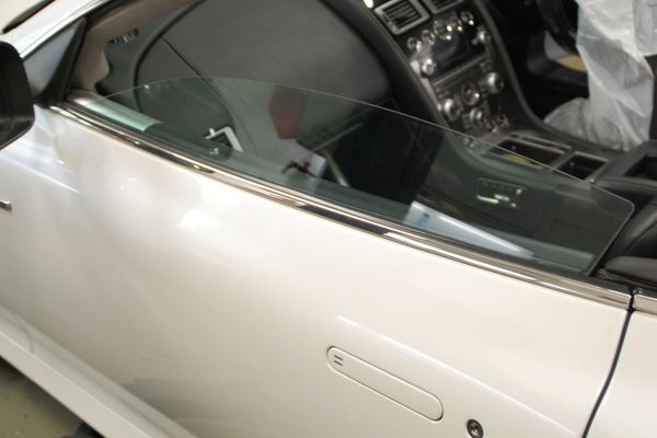 Aston Martin ED43-20562-AA-W RH Outer Door Waist Sill | ML Performance EU Car Parts