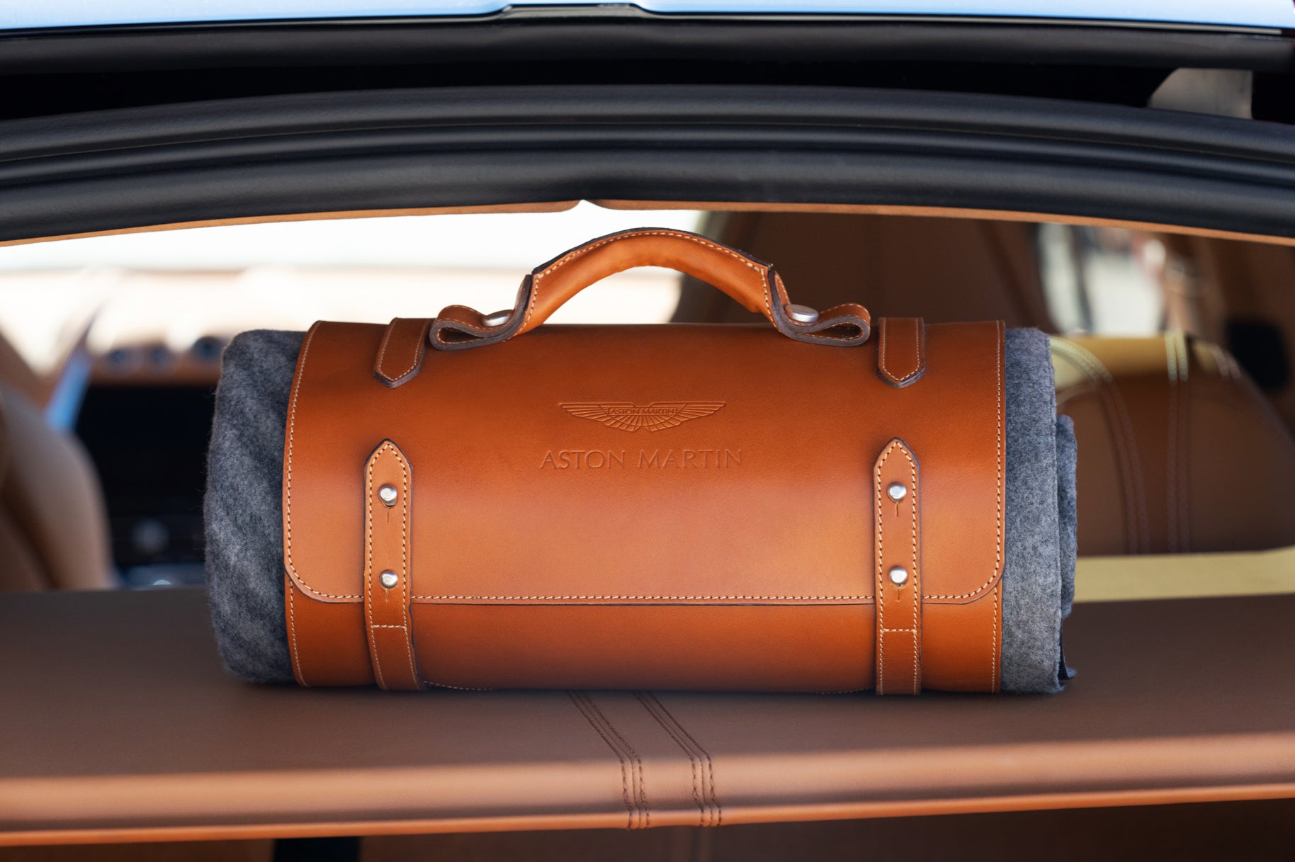 Aston Martin 707924 DBX Event Pack | ML Performance EU Car Parts